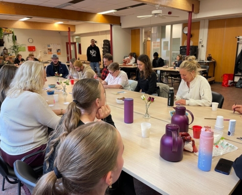 Mbo M-jaar studenten in de sector Sociaal en Welzijn organiseerden een gezellige bingomiddag in een buurthuis.